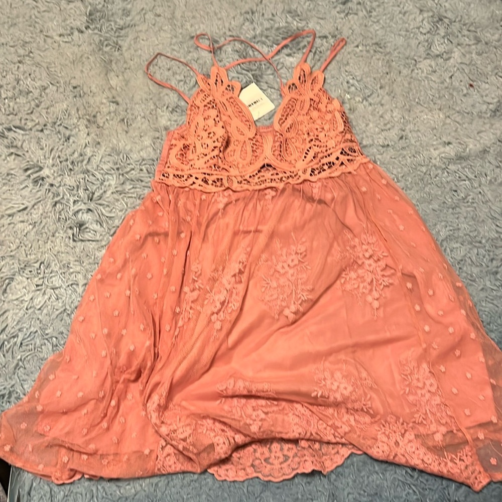 Flowy pink dress